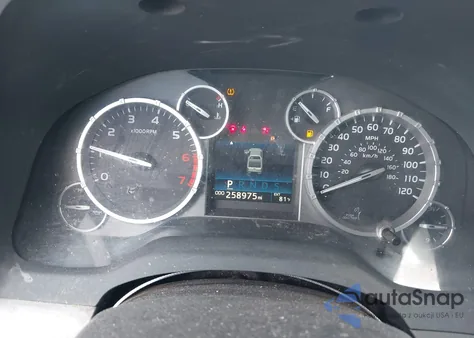 2017 Toyota Tundra Sr5 4.6L V8 z USA, uszkodzony, nr VIN 5TFEM5F12HX116164